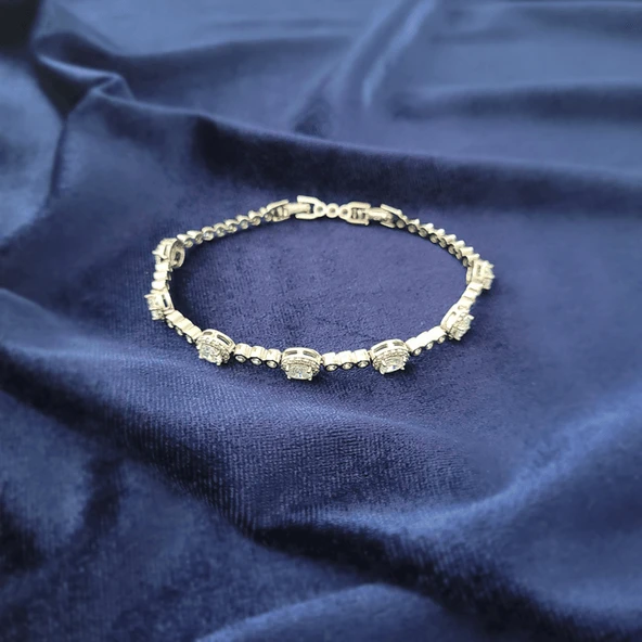 Crystal Elegance Taşlı Bileklik
