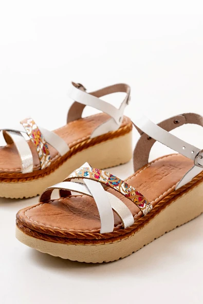 730-015 Beyaz Garni Ortopedik Hakiki Deri Dolgu Kadın Sandalet ürün görseli 1