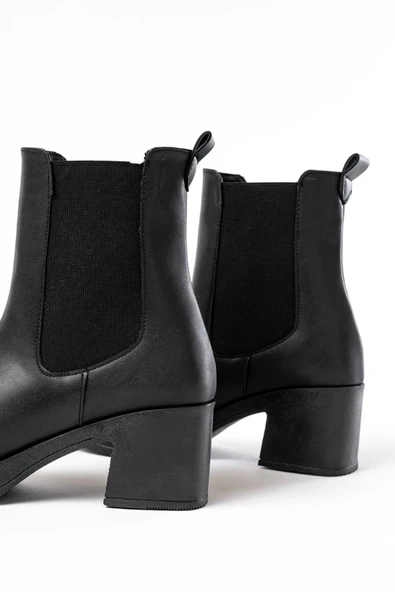 5109-3056 Siyah Lastikli Kalın Topuklu Günlük Kadın Bot - Resim 5