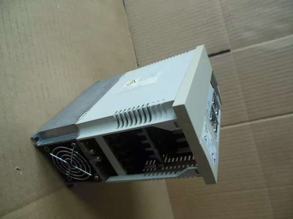 Mitsubishi MDS-B-SVJ2-10 Servo Drive