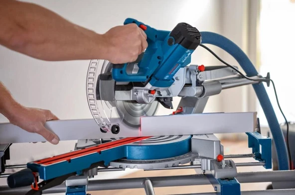 Bosch GCM 305-216 D Gönye Kesme Makinesi 1200W - 5