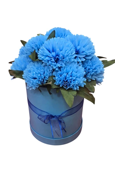 beyaz kutuda mavi cicekler hediyelik şık tasarım ürün görseli