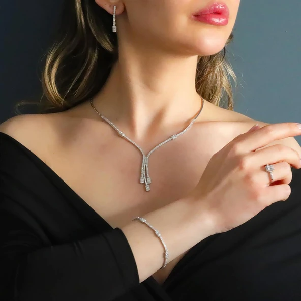 Baget Taşlı Sarkıt Modeli Gümüş Set ürün görseli