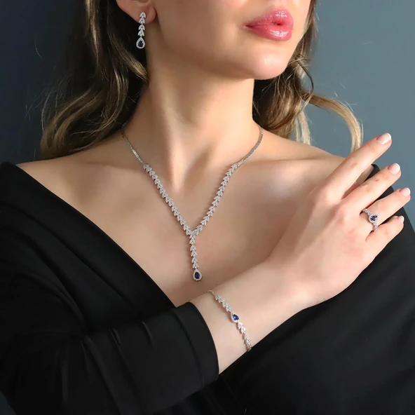 Damla Başak Modeli Safir Taşlı Gümüş Set