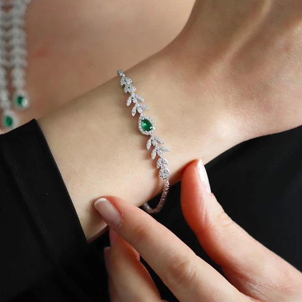 Damla Başak Modeli Yeşil Zirkon Taşlı Sarkıt Gümüş Set - Resim 4