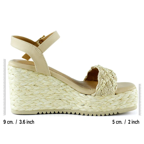 Erkan saçmacı Bej İnci İşlemeli Tokalı Hasır Örgü Görünümlü Dolgu Topuklu Sandalet - 2