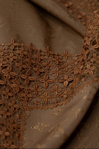 Louis Vuitton Masa Örtüsü 160*220 Cm "BRODE GÜPÜRLÜ" KDK İplik Özel Jakar Dokuma Dertsiz Leke Tutmaz Özel Kutulu - 8