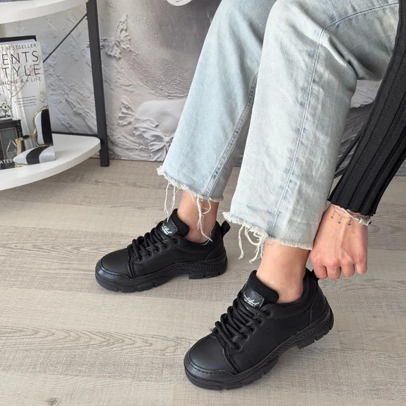 Jule Siyah Cilt Bağcıklı Spor Ayakkabı - 4