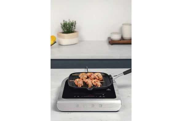 Smeg Portatif Indüksiyonlu Ocak Mat Siyah PIC01BLMEU - Resim 7