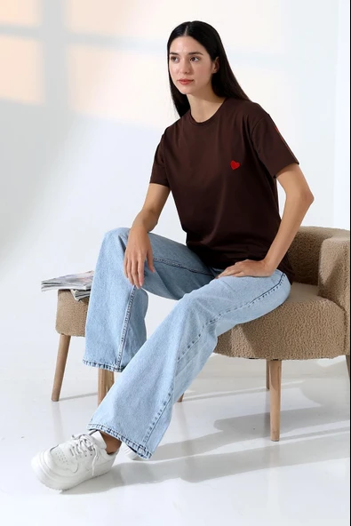 Kadın Kalp Nakışlı Bisiklet Yaka T-shirt - 7
