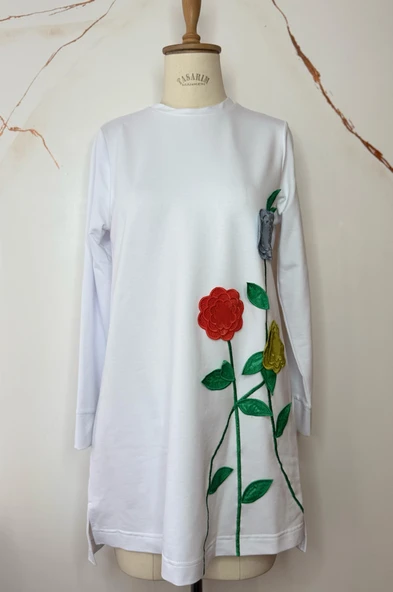 ÇİÇEK NAKIŞLI SWEATSHIRT