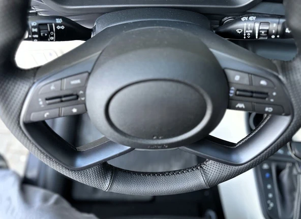 Hyundai TUSCON 2020-2024 Araca Özel Direksiyon Kılıfı (F1 OLMAYAN Araçlara Uyumludur) - Resim 4