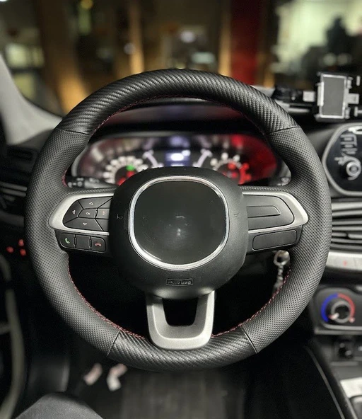 Fiat Egea Uyumlu Araca Özel Direksiyon Kılıfı (Nokta Karbon Kırmızı Dikiş) ürün görseli