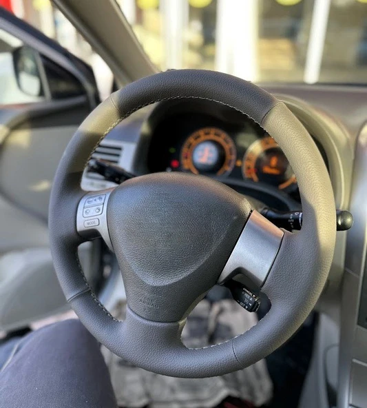 Toyota Corolla 2008-2009 Araca Uyumlu Direksiyon Kılıfı (ORTA GÖBEKLE AYNI RENK) - Resim 2