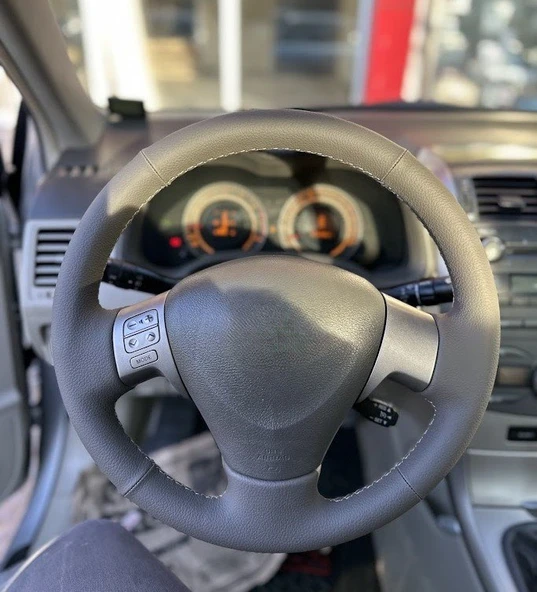 Toyota Corolla 2008-2009 Araca Uyumlu Direksiyon Kılıfı (ORTA GÖBEKLE AYNI RENK)