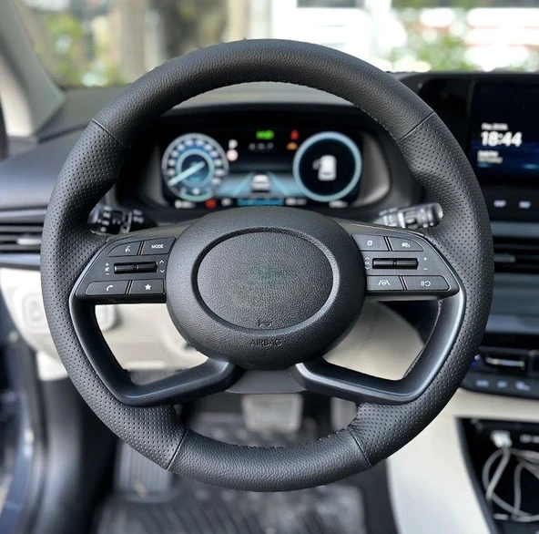 Hyundai İ20 2020-2024 Araca Özel Direksiyon Kılıfı (F1 OLMAYAN Araçlara Uyumludur) ürün görseli