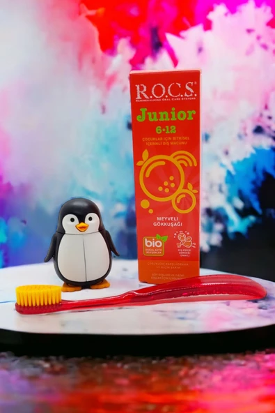 R.O.C.S. R.o.c.s 6-12 Penguen Bakım Seti - Gökkuşağı Diş Macunu+ Junıor Diş Fırçası Kırmızı+ Penguen Kabı - 2