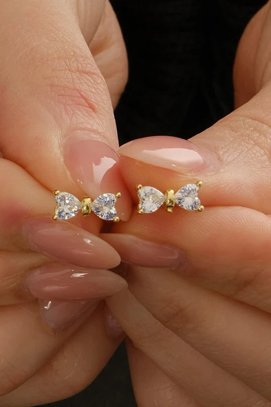 Gümüş altın yaldızlı kalp kesim zirkon taşlı fiyonk küpe SGTL12840GOLD
