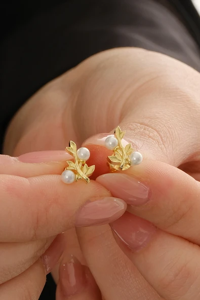 Gümüş altın yaldızlı incili sarmaşık küpe SGTL12842GOLD