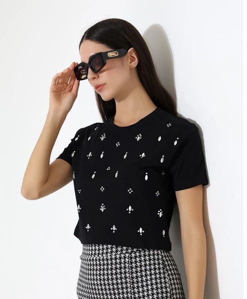 Kadın Taşlı Bisiklet Yaka T-shirt