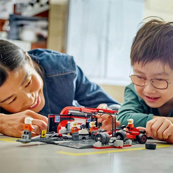 LEGO City Ferrari Arabalı F1 Pit Stop ve Pit Ekibi - 60443 - 4