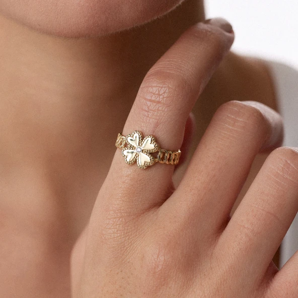 8 Ayar Altın 4 Yapraklı Yonca Desenli Kadın Yüzük