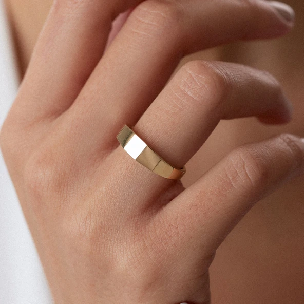 8 Ayar Altın Köşegen Şık Kadın Yüzük