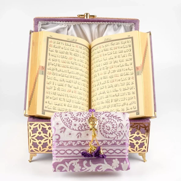 Desenli Kutu Çeyizlik, Seccade + Tesbih + Kuran Hediye Seti (Hafız Boy, Kadife, Lila, Elif-Vav) - 4