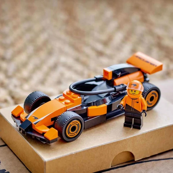 LEGO® City McLaren Yarış Arabalı F1® Sürücüsü 60442 - 4