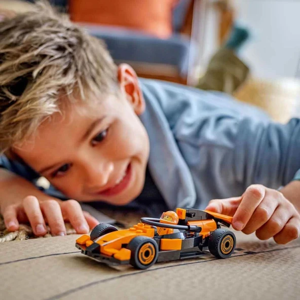 LEGO® City McLaren Yarış Arabalı F1® Sürücüsü 60442 - 6