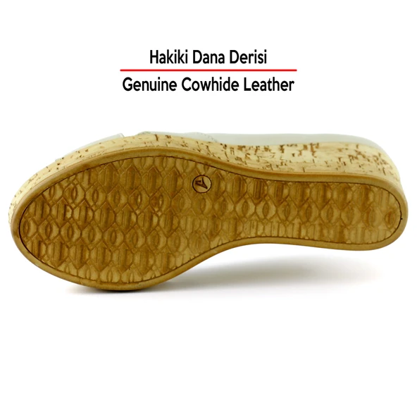 Erkan Saçmacı Astrid Bej Hakiki Deri Çapraz Bantlı Mantar Taban Görünümlü Dolgu Topuklu Sandalet - 7