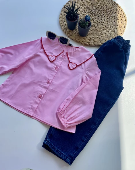Kalp Detaylı Pembe Gömlek ve Koyu Mavi Kot Pantolon Takım - 3