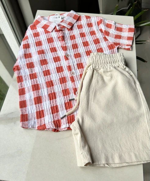 Kırmızı Ekoseli Gömlek ve Krem Şort Takım - Resim 5