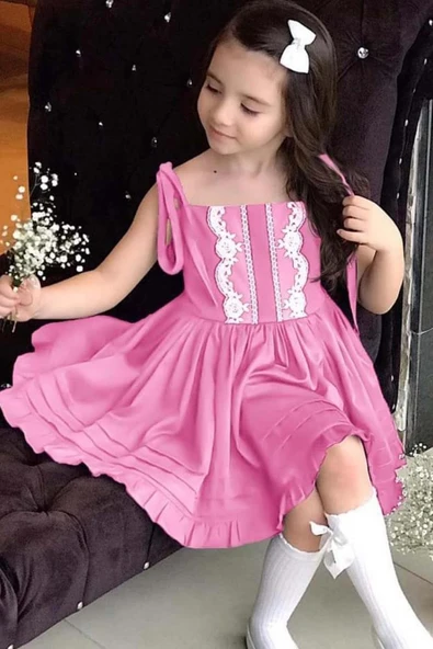Kız Çocuk İp Askılı Bağlamalı Göğsü Dantel İşlemeli Pileli Pembe Keten Elbise ürün görseli