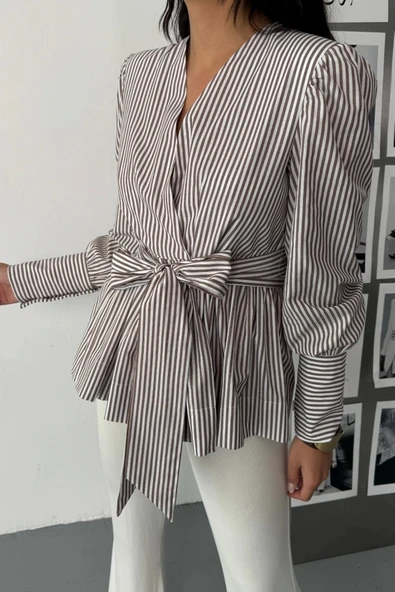 ÇİZGİLİ BAĞLAMA DETAYLI KRUVAZE POPLİN GÖMLEK - Kahverengi - Resim 2