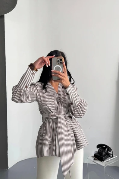 ÇİZGİLİ BAĞLAMA DETAYLI KRUVAZE POPLİN GÖMLEK - Kahverengi - Resim 3