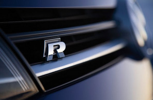 Volkswagen VW R Line Ön Panjur 3M 3D Logo Orjinal Ürün - 3