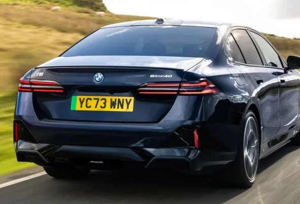 DK Tuning eDrive 40 Bagaj Gri Siyah Yeni Nesil Yazı Logo Bmw İle Uyumlu - 3