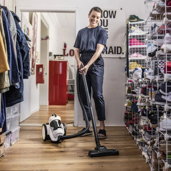 Karcher VC 3 Toz Torbasız 700W Hepa 12 Filtre Elektirikli Süpürge - Beyaz - 3