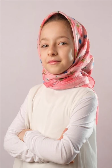 Pembe Dijital Baskılı Çocuk Tesettür Eşarp Pamuk Polyester Çilek Desenli 6001_04 ürün görseli 1