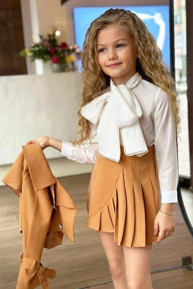 Kız Çocuk Yakası Bağlama ve Gold Şerit Detaylı Gömlek Blazer Ceket Pliseli Kahverengi Etekli Takım