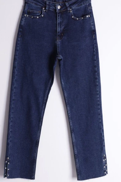 Paçaları Taşlı ve Yırtmaçlı Cepli Yüksek Belli Mom Fit Kadın Jean Kot Pantolon Düz Koyu Rins Denim