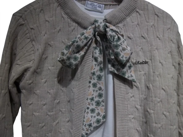 TRİKO HIRKALI FULARLI KIZ TAKIM - Resim 2