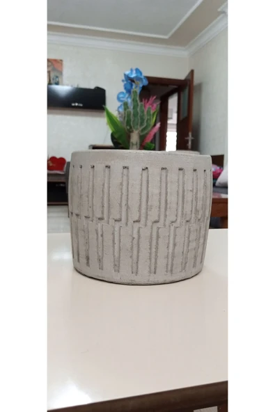 Gri Beton Saksı ürün görseli