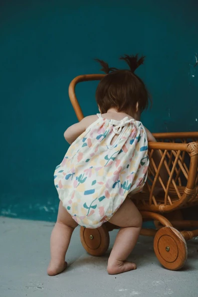 Renkli Baskılı Bebek İp Askılı Tulum - 7