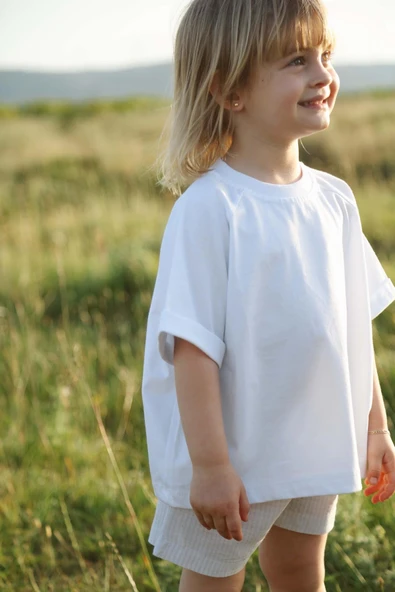 Beyaz Oversize T-shirt ve Şort Takım - 4