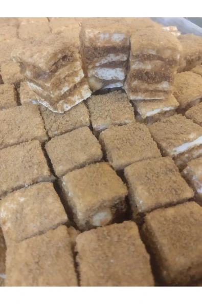 Akınay Kuruyemiş Talas Kuruyemiş Lotuslu Fındıklı Parçacıklı Saray Sultan Lokumu 500 G