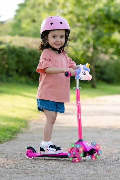 3 Tekerlekli Unicorn Işıklı Mini Cruiser Scooter ile Her Yolculuk Bir Masal!Unicorn Hayalleri Şimdi Yollarda! Liva Oyuncak 3 Tekerlekli Unicorn Işıklı - 3