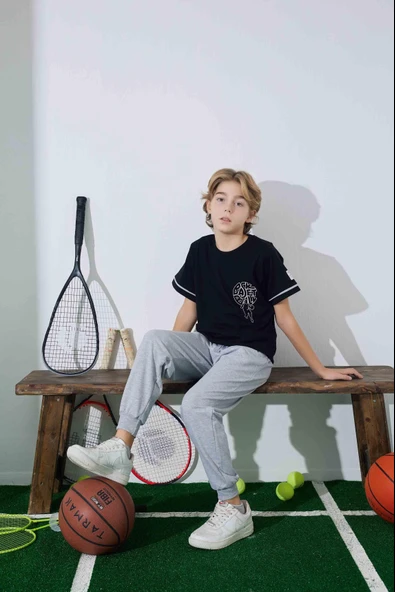 Erkek Çocuk Basketboll Desenli Siyah Pijama Takımı