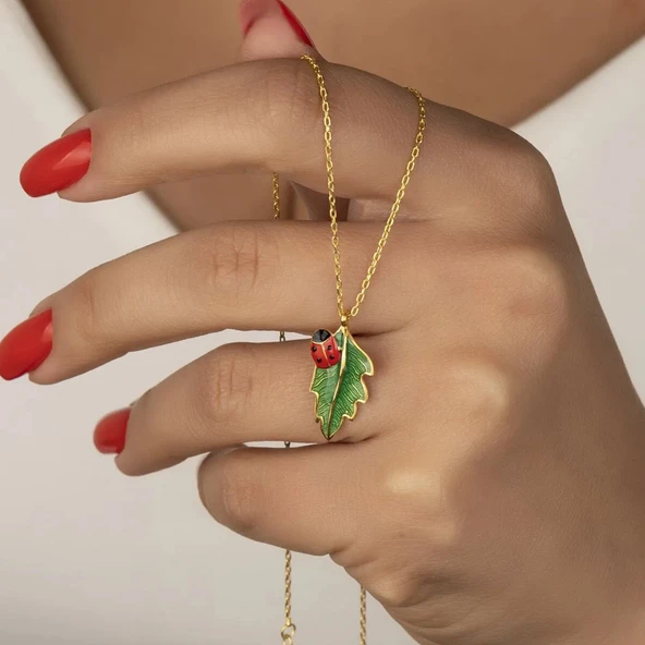 Vaoov 925 Ayar Gümüş Mineli Yeşil Yaprak ve Uğurböceği Kolye ürün görseli